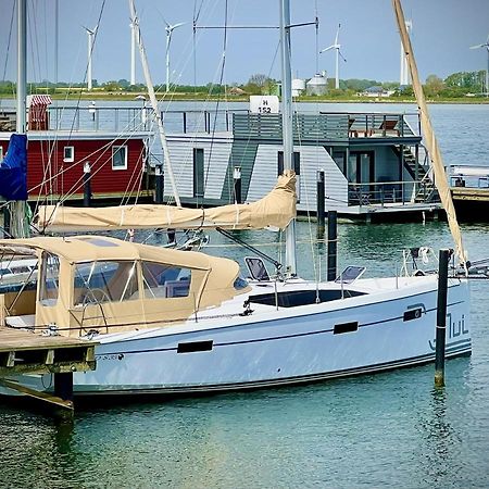 Hausboot Segelyacht Nui Hotel Burgtiefe auf Fehmarn Bagian luar foto