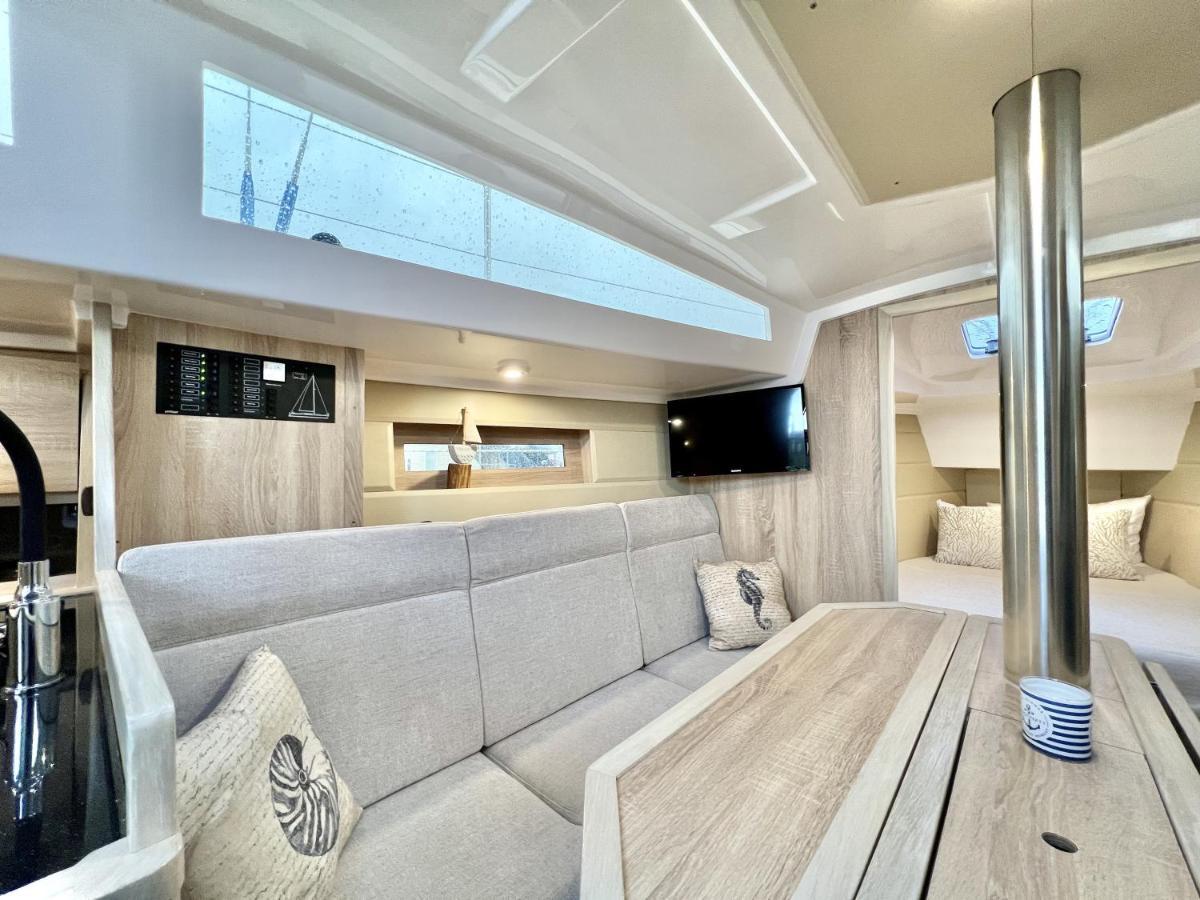 Hausboot Segelyacht Nui Hotel Burgtiefe auf Fehmarn Bagian luar foto