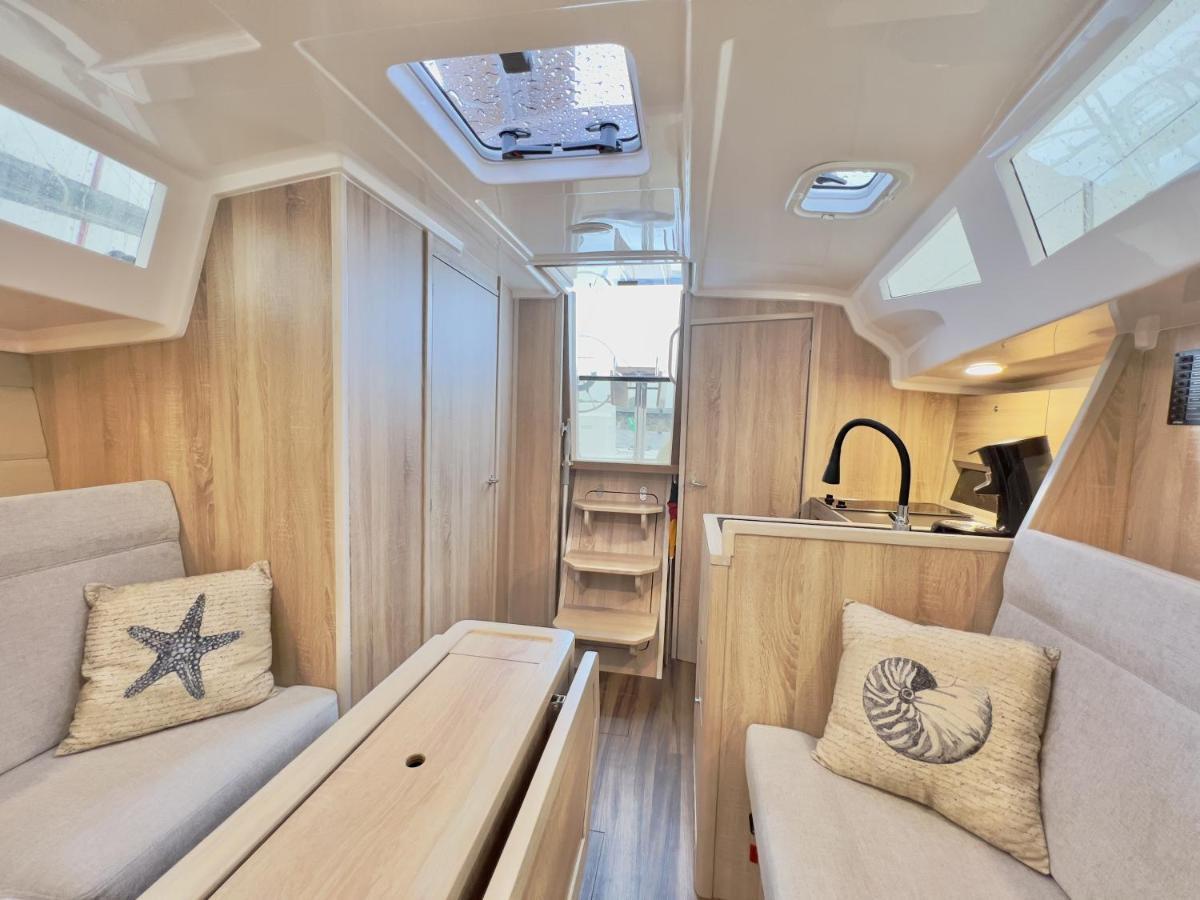 Hausboot Segelyacht Nui Hotel Burgtiefe auf Fehmarn Bagian luar foto