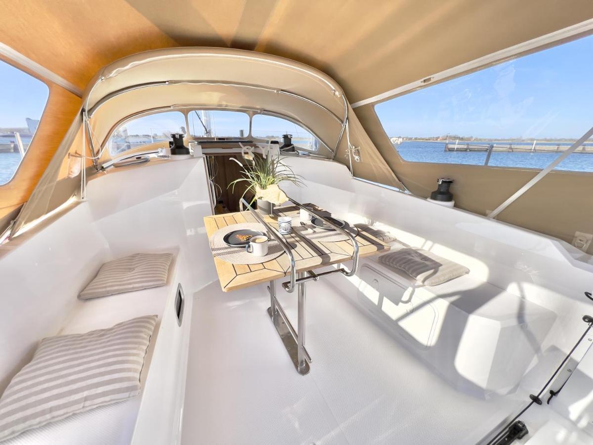 Hausboot Segelyacht Nui Hotel Burgtiefe auf Fehmarn Bagian luar foto